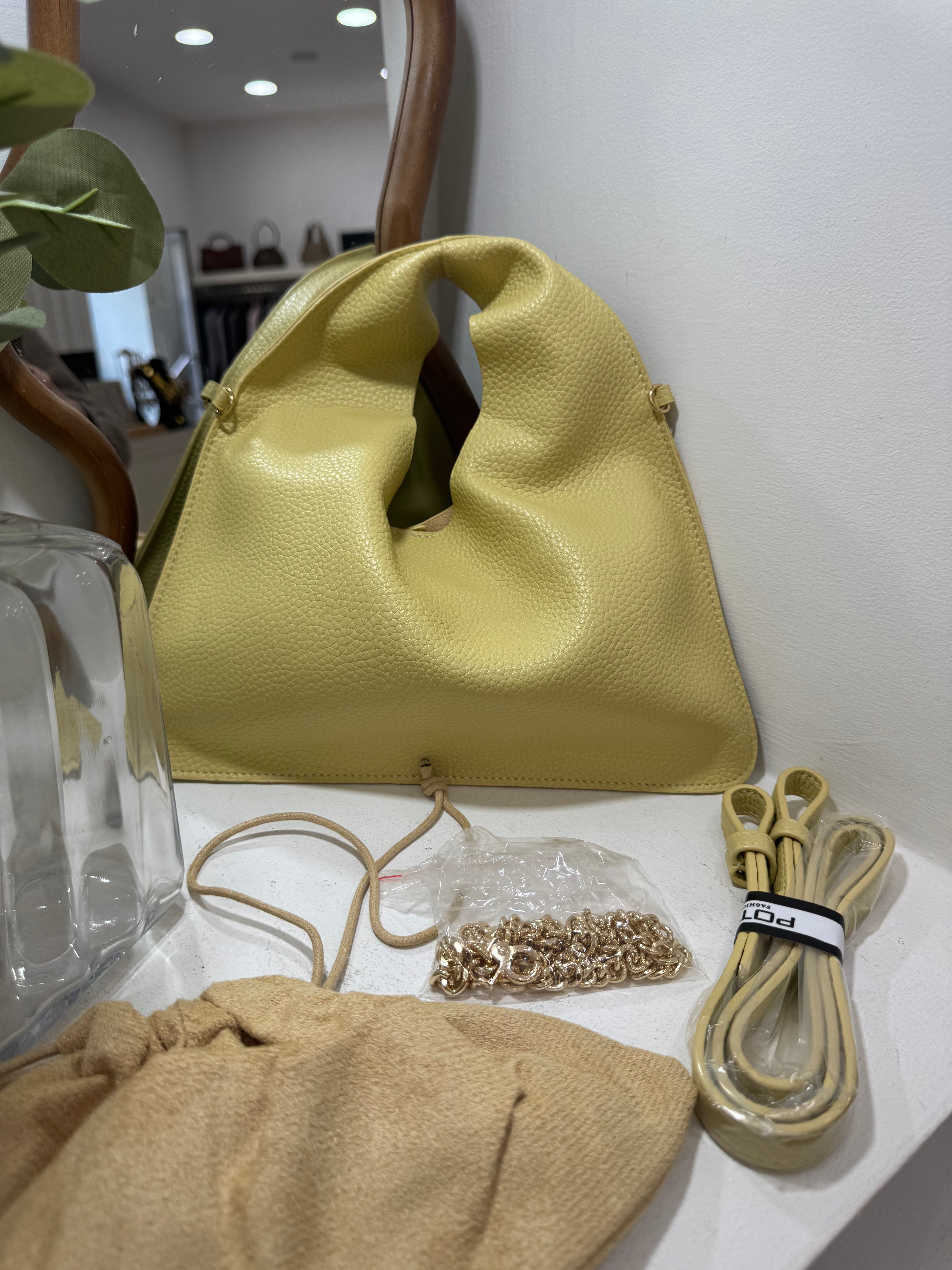 Borsa a mano e tracolla effetto pelle