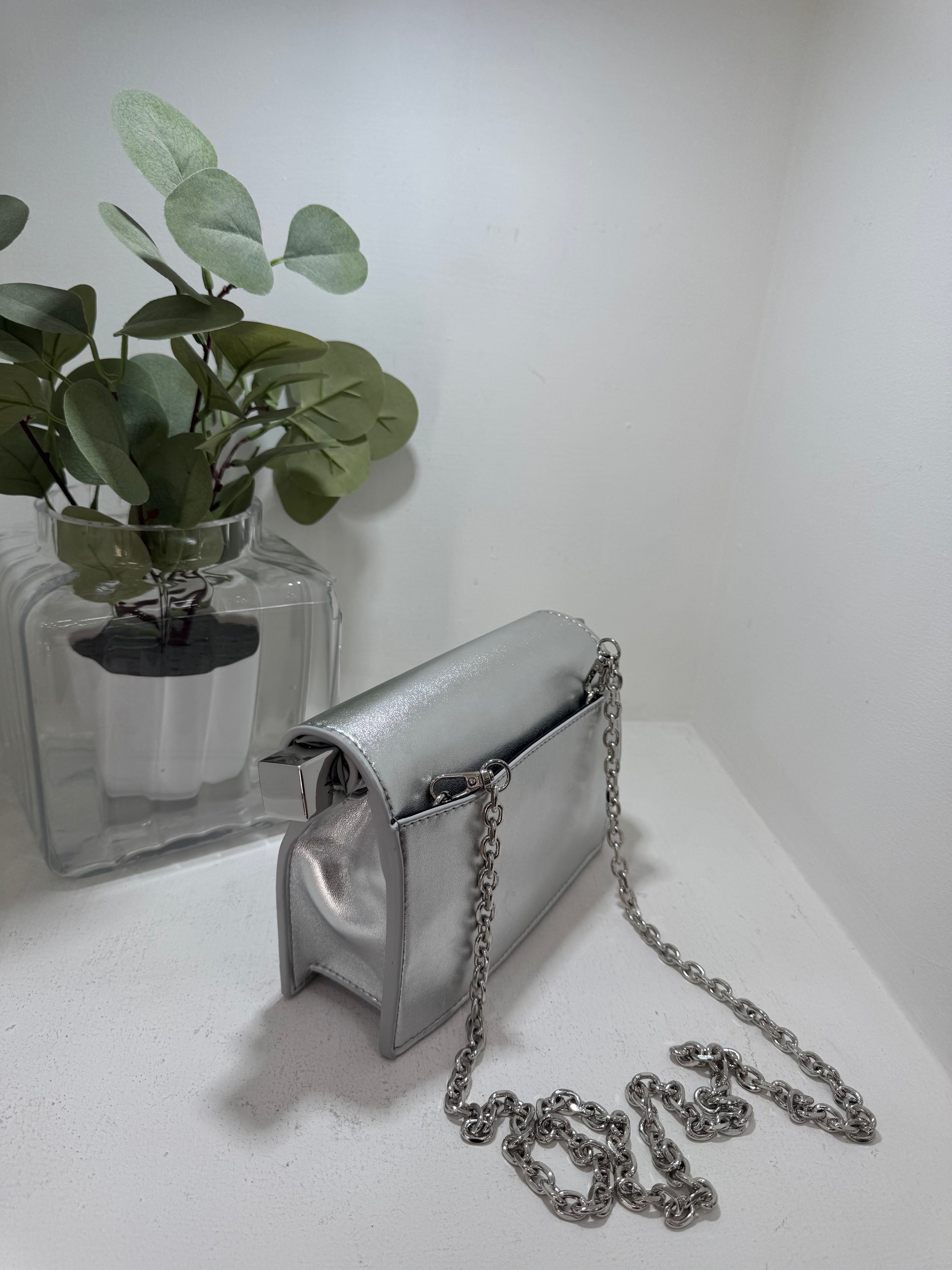 Clutch  effetto metallizzato