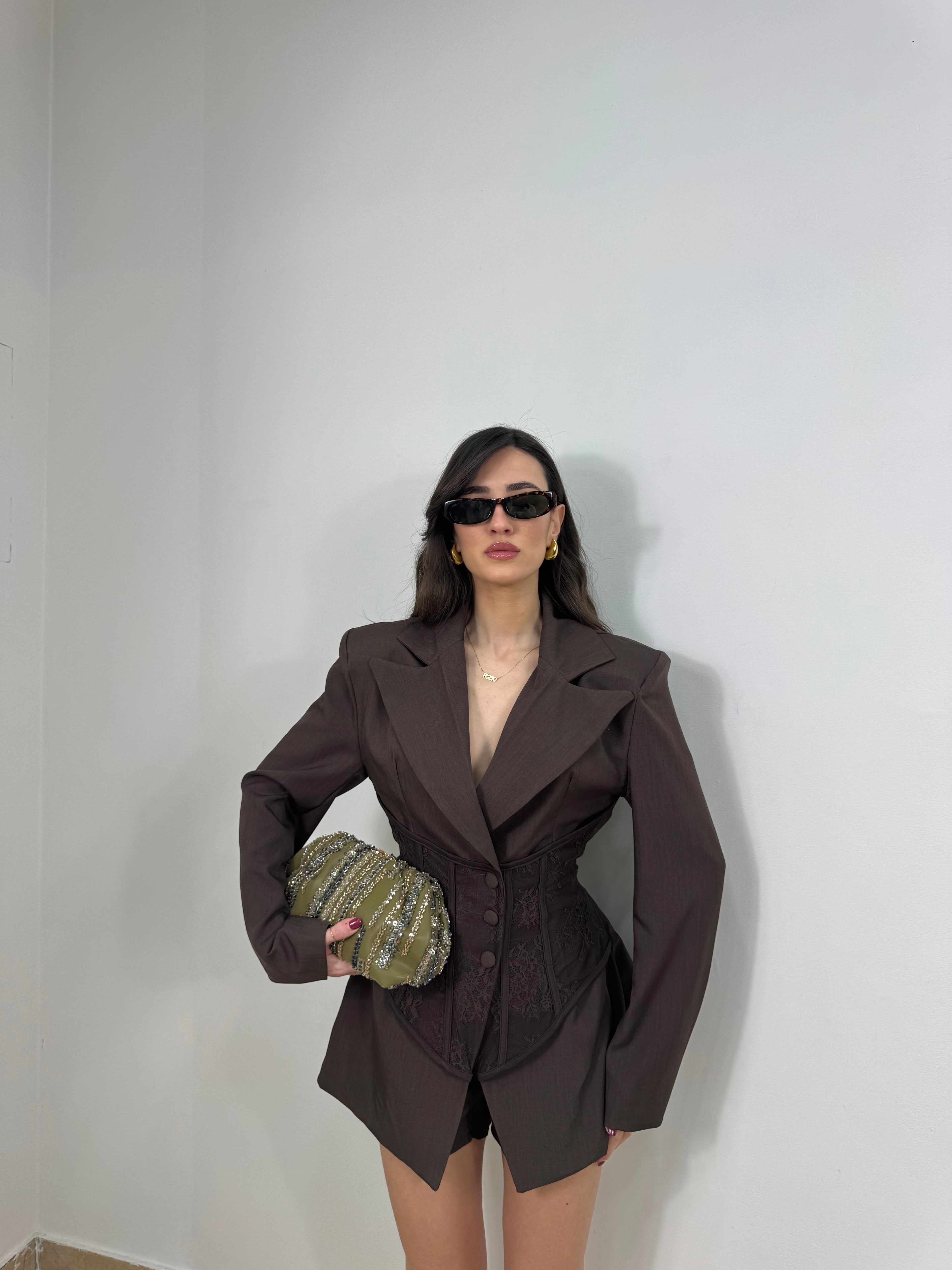 Blazer con corsetto e shorts coordinati