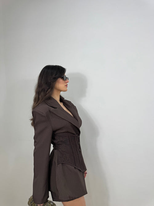 Blazer con corsetto e shorts coordinati