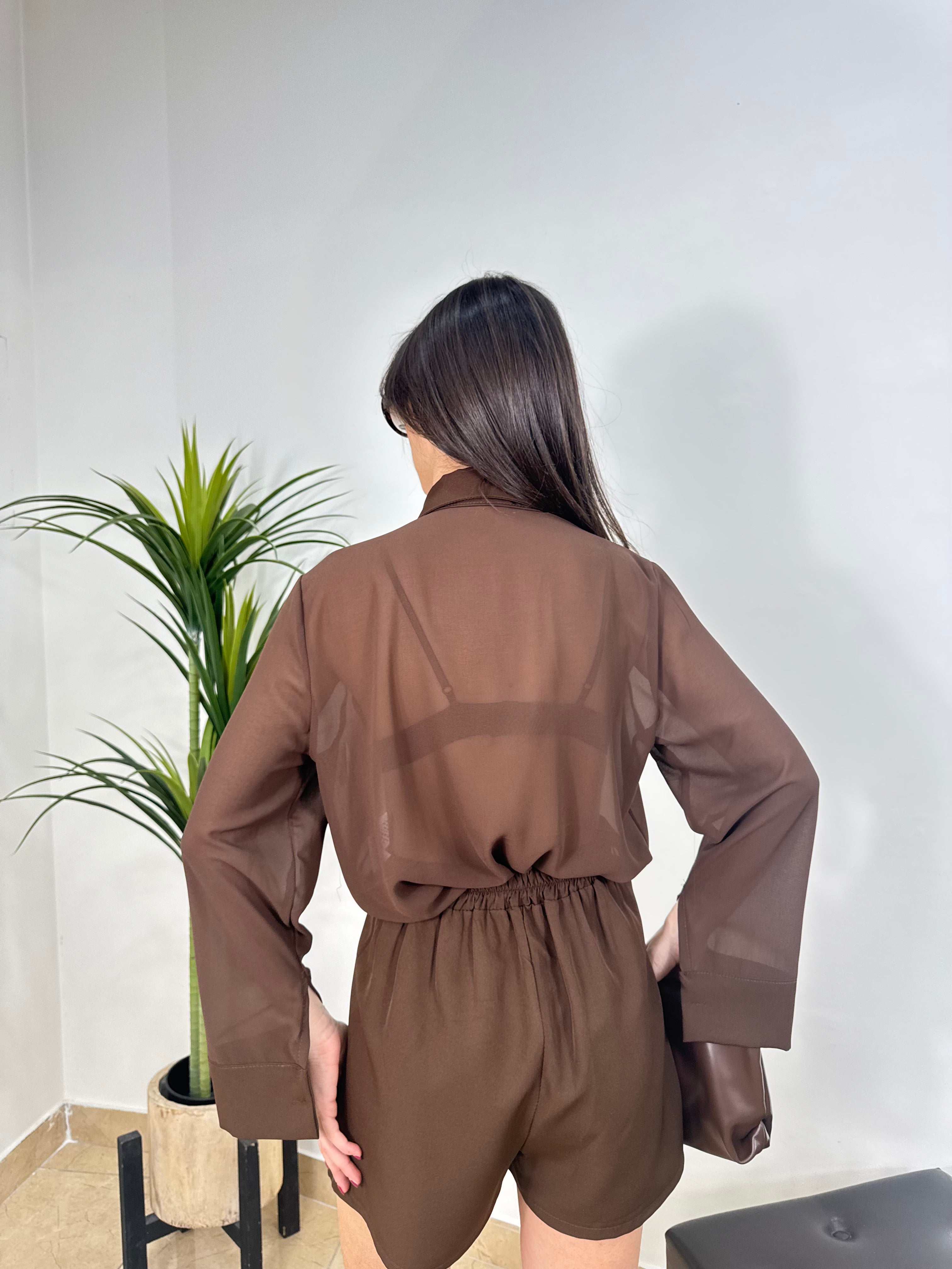 Coordinato camicia sheer e shorts