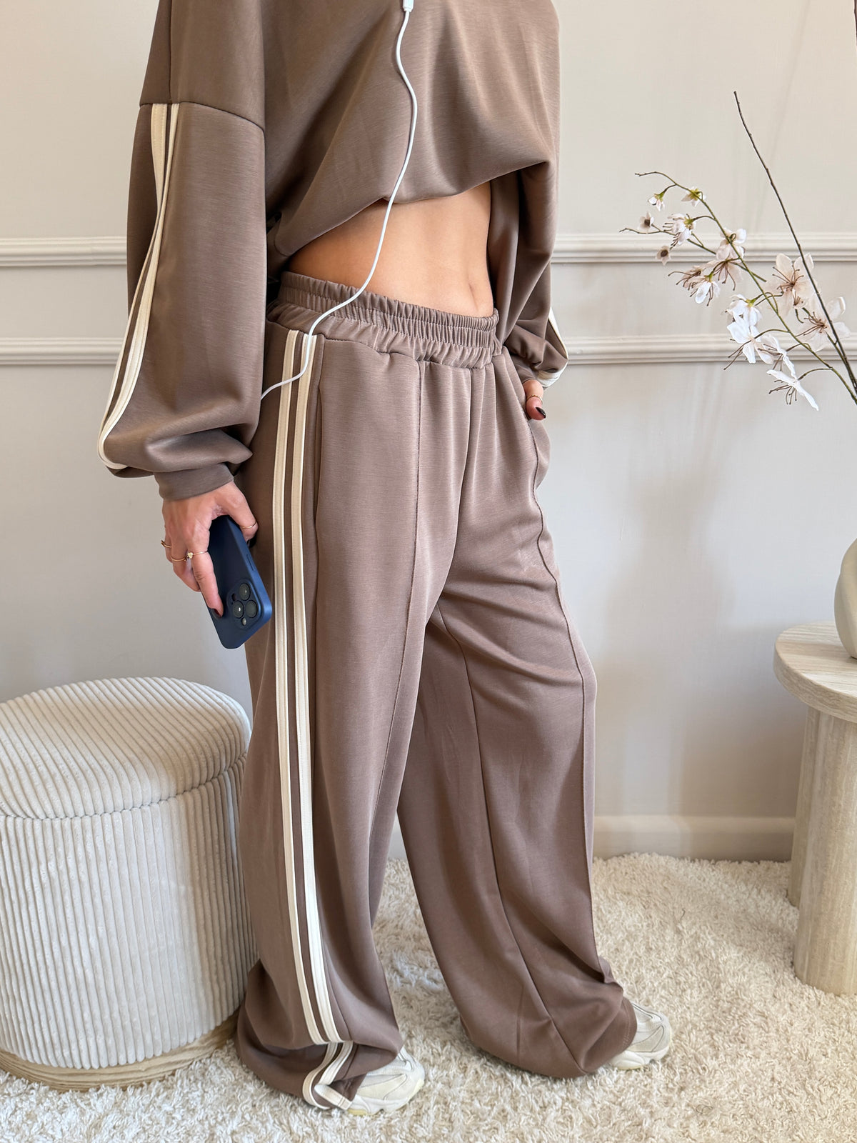 Completo sportivo felpa e pantalone