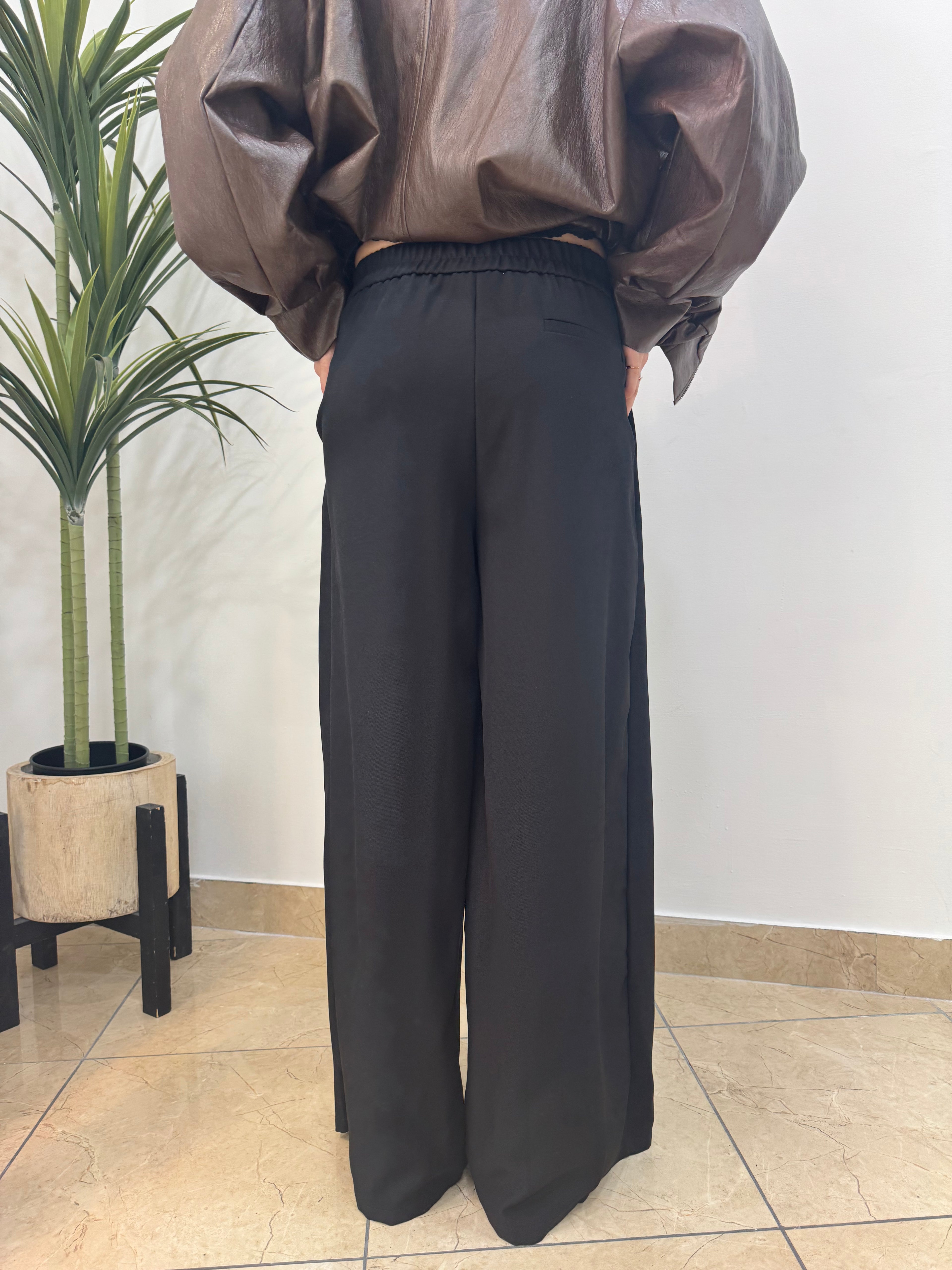 Pantalone a palazzo e pinces