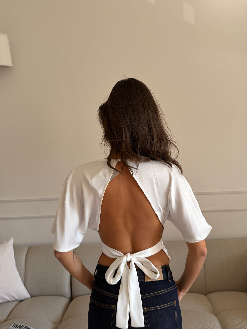 Blusa Cropped con schiena scoperta e fiocco