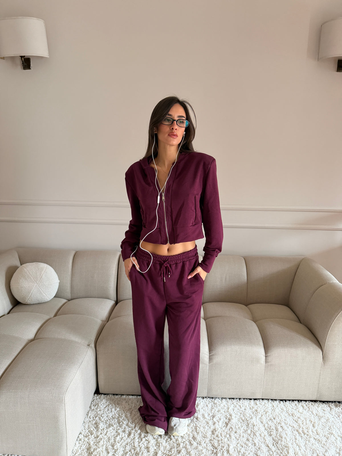 Coordinato in tuta  con Felpa Cropped e Pantalone fondo largo