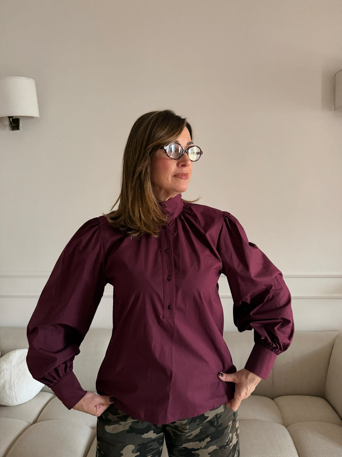 Blusa con Collo Alto e Maniche a Sbuffo