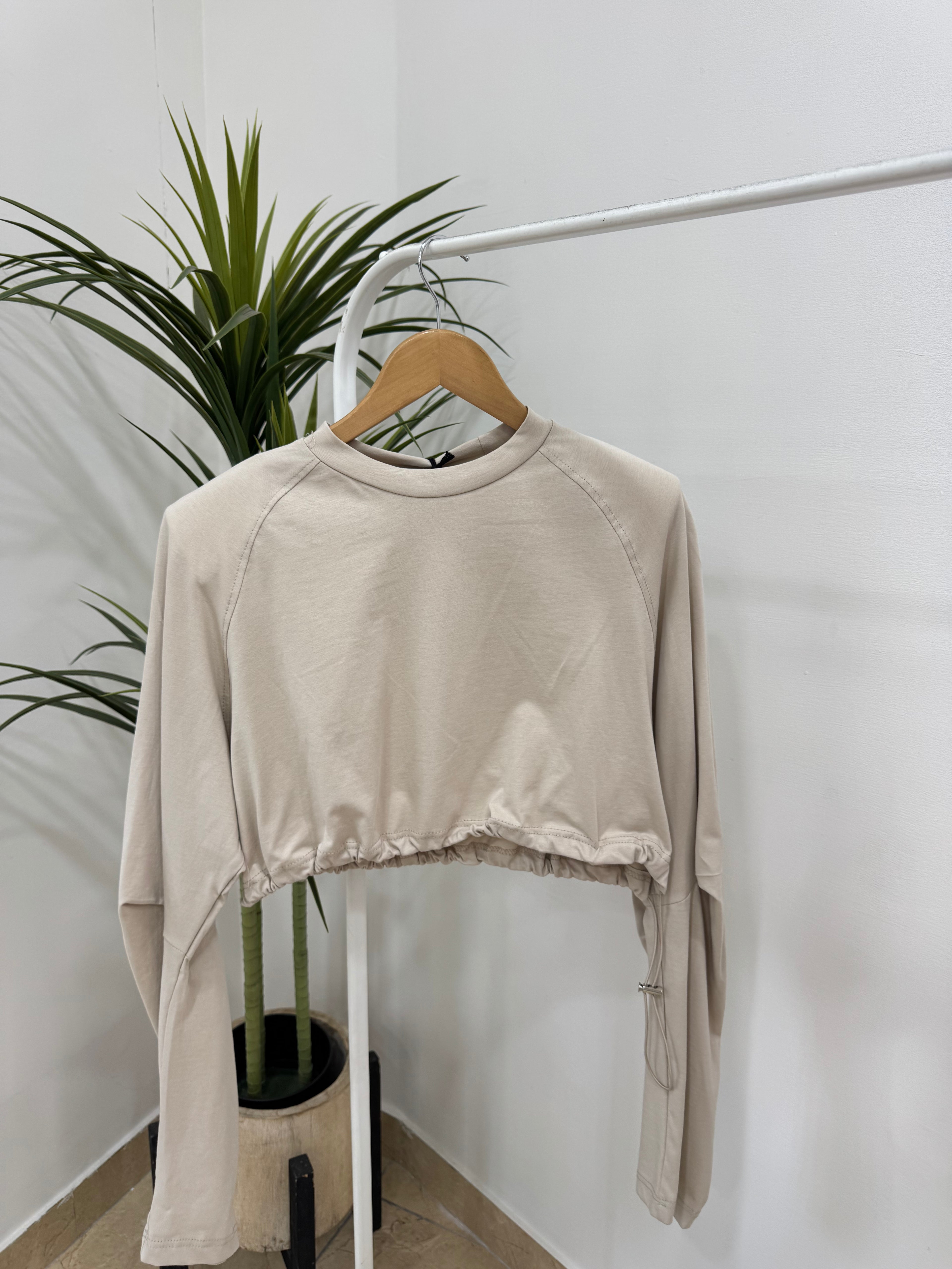 Maglia Crop Rosa con Coulisse Regolabile e Maniche Lunghe