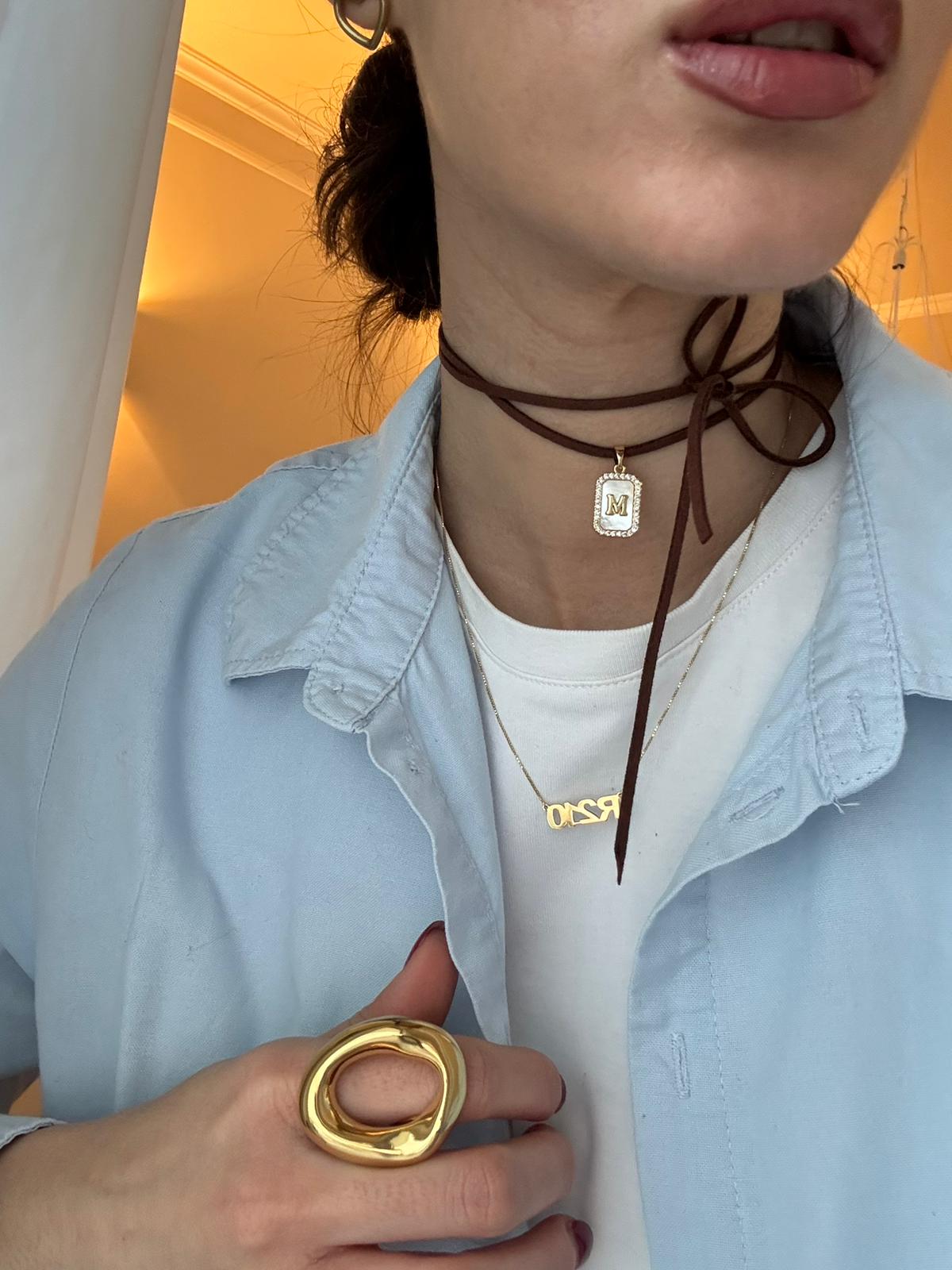 Choker con cordino regolabile con lettera personalizzata